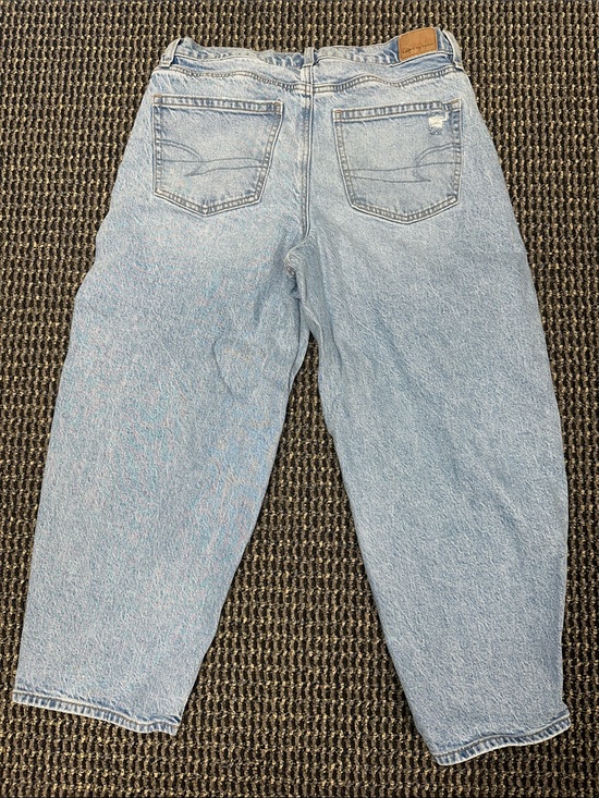 American Eagle Outfitters Denim - American Eagle Outfitters Light Blue Barrel Jeans Women’s Size 10 Short
